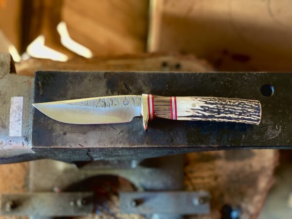 Spade knife with Bourbon Barrel spacer